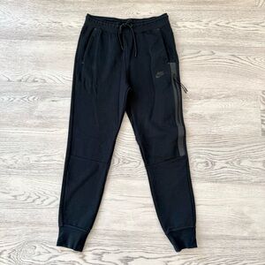 Nike Tech Black Sweatpants